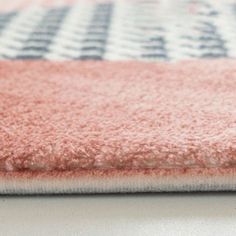 Geometric Polyester Area Rug Polyester Stain Resistant Backing Indoor Rug
