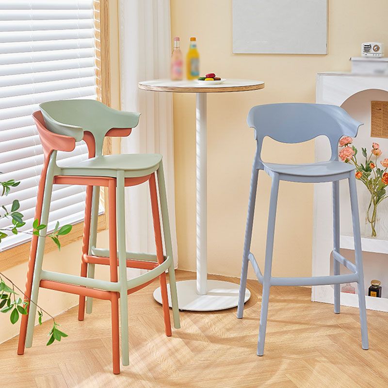 Scandinavian Matte Finish Plastic Barstool Armed Milk Tea Shop Stool