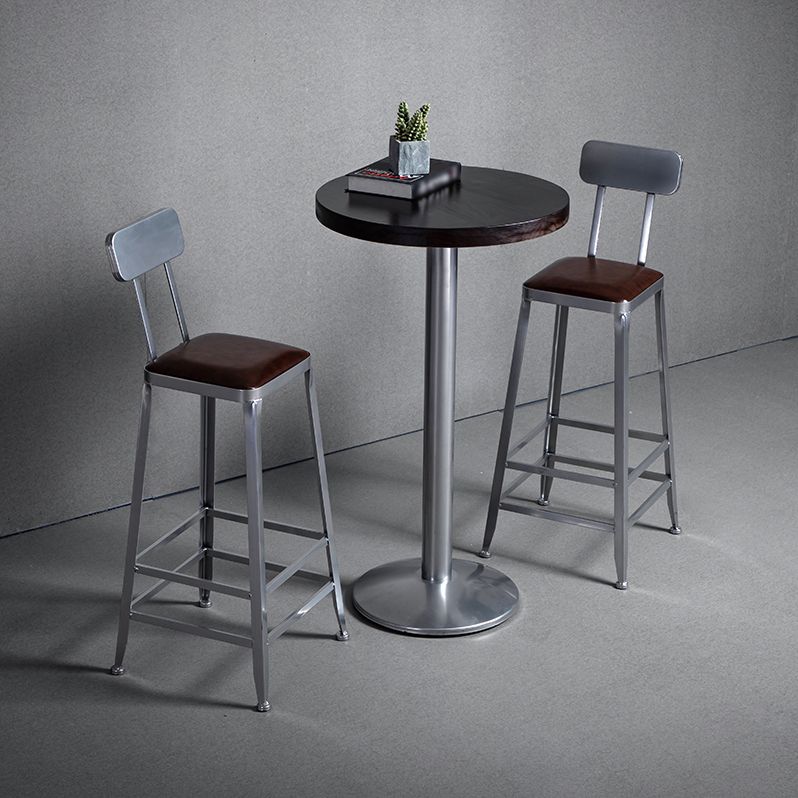 Taburete de bar moderno sin brazos, de hierro, para restaurante, con cojín y pedal de cuero