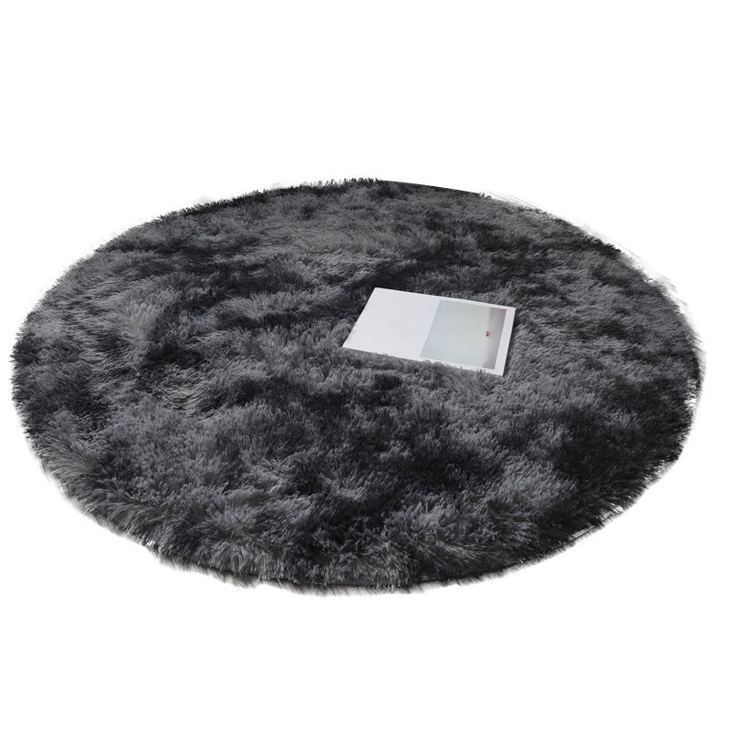Tapis en peluche élégant Tapis de couleur solide Polyester Area Tapis résistant aux taches pour la décoration intérieure