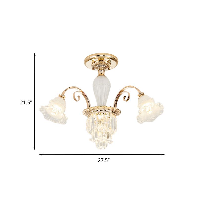 Zeitgenössische Blüte Semi Flush Light 3 Köpfe Opalglas Flush Mount Rampenlicht in Gold mit Kristalldekoration