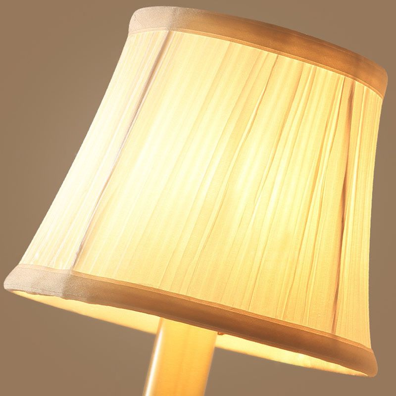 Classic Single Wall Mounted Lamp, Wallchiere Design with Empire Shaped Fabric Shade