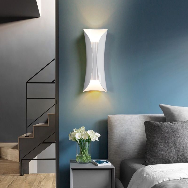 Modern Style Curl Wall Sconce Metallic 2-Lights Wall Mount Light in Black and White