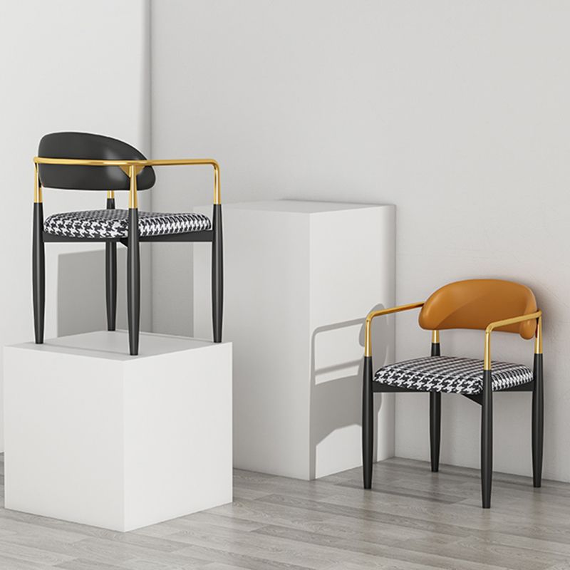 Eigentijdse stijl eetstoelen eetarm open achterstoelen met metalen benen