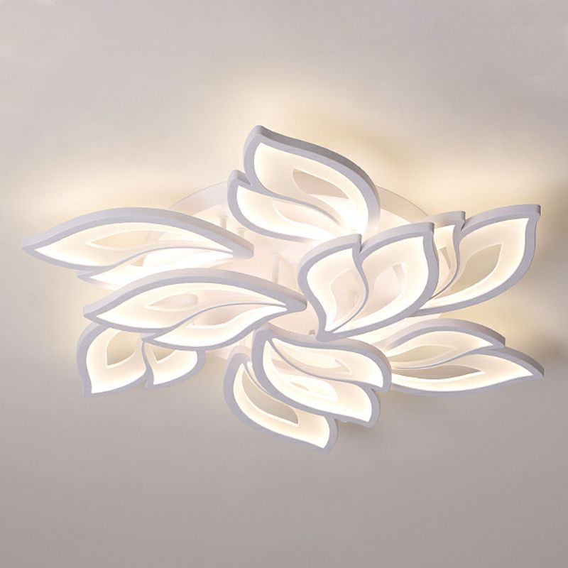 Les appareils d'éclairage de plafond affleurants de fleur de style moderne acrylique multi lumières ont mené la lampe affleurante de bâti
