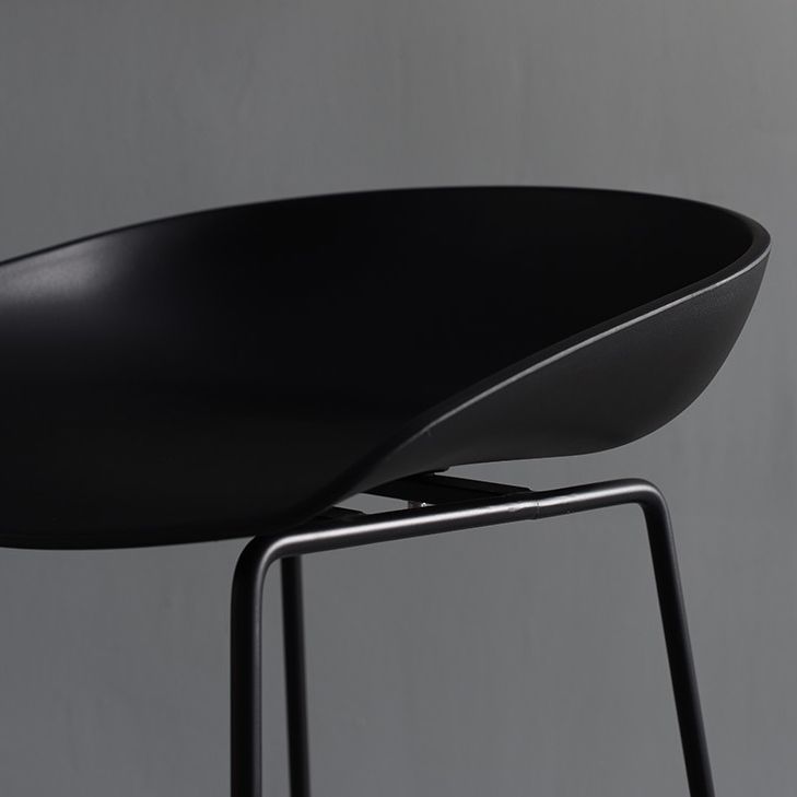 Industrial Low Back Bar Stool Metal Bar Stools in Black for Home Use
