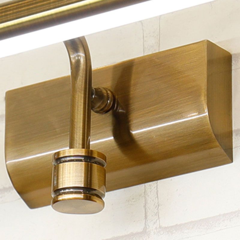 Prononi murali lineari Mid Century Metal 1 Light Sconce Light in Gold Finish