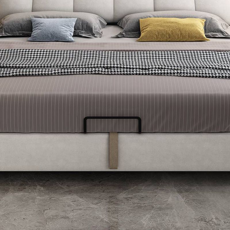 Contemporary Panel Bed Pine Wood Standard Bed with Metal Legs