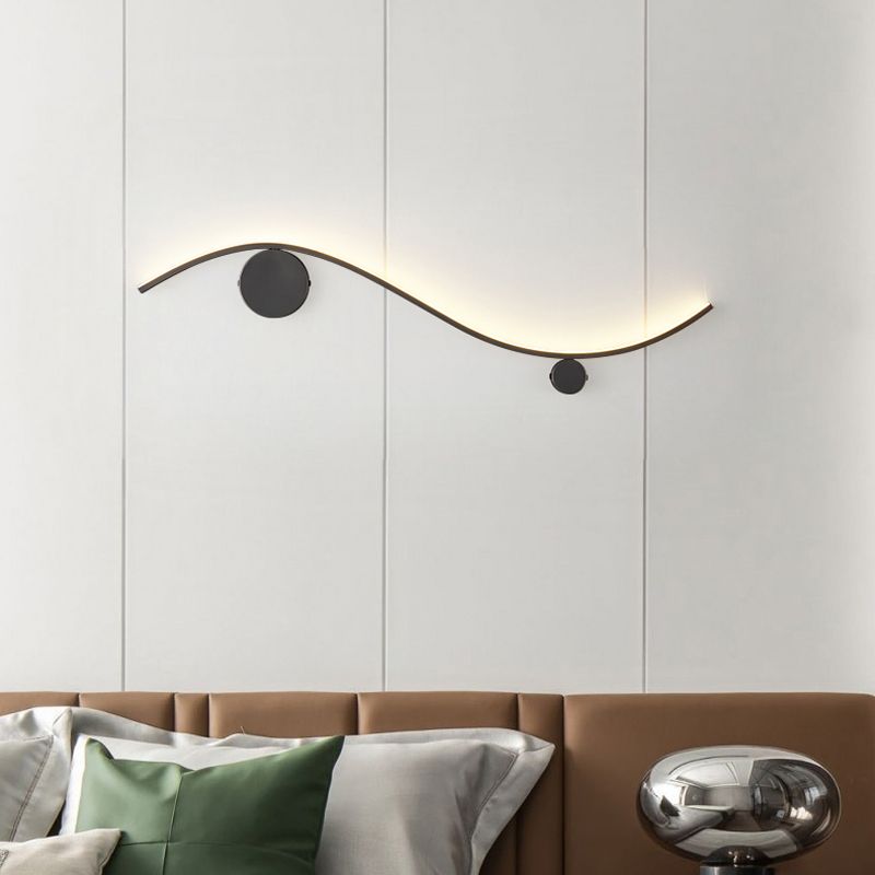 Modern Metal Wall Sconce Linear Shape Wall Light with Silicone Shade for Bedroom