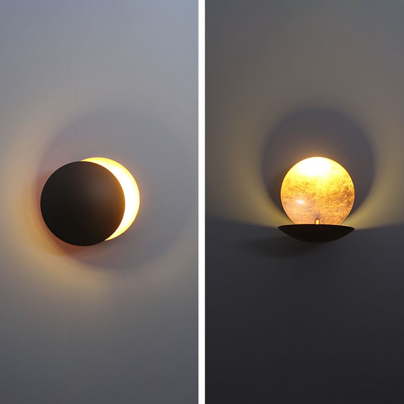 Wrought Iron LED Rotatable Wall Lamp in Modern Creative Style Gold Foil Circular Wall Sconce for Bedroom