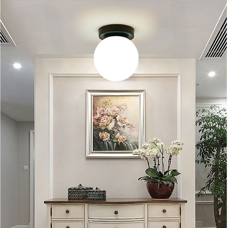 Foyer-inbouwverlichting met één lamp Minimalistische plafondlamp met bolvormige glazen kap