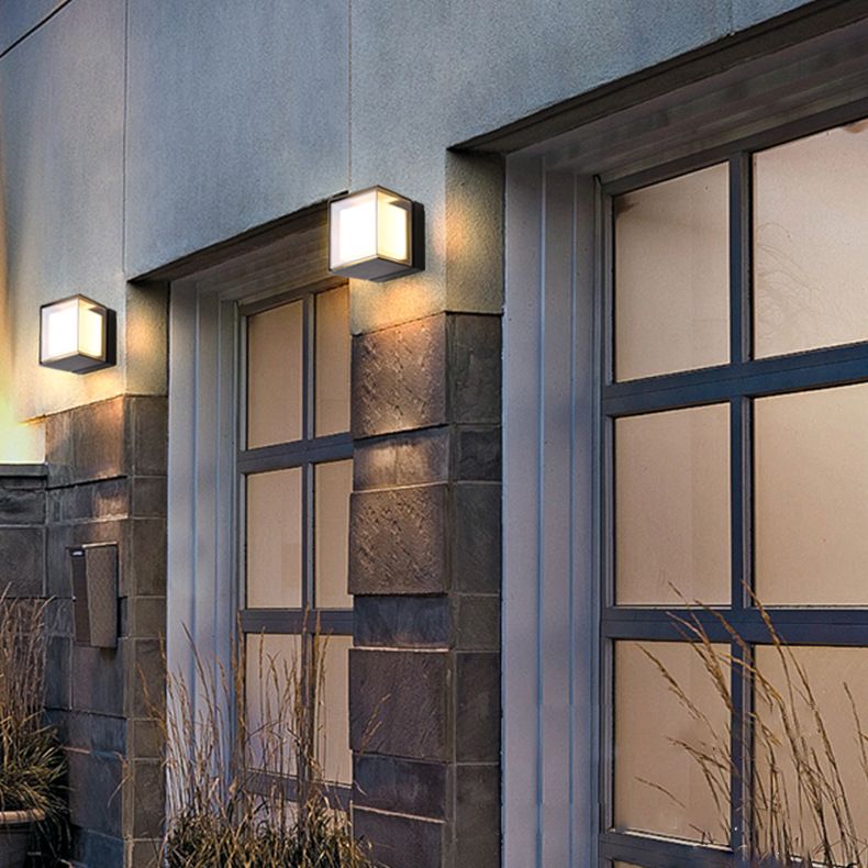 Lámpara de pared LED rotativa cuadrada con sombra acrílica transparente al aire libre de iluminación impermeable al aire libre