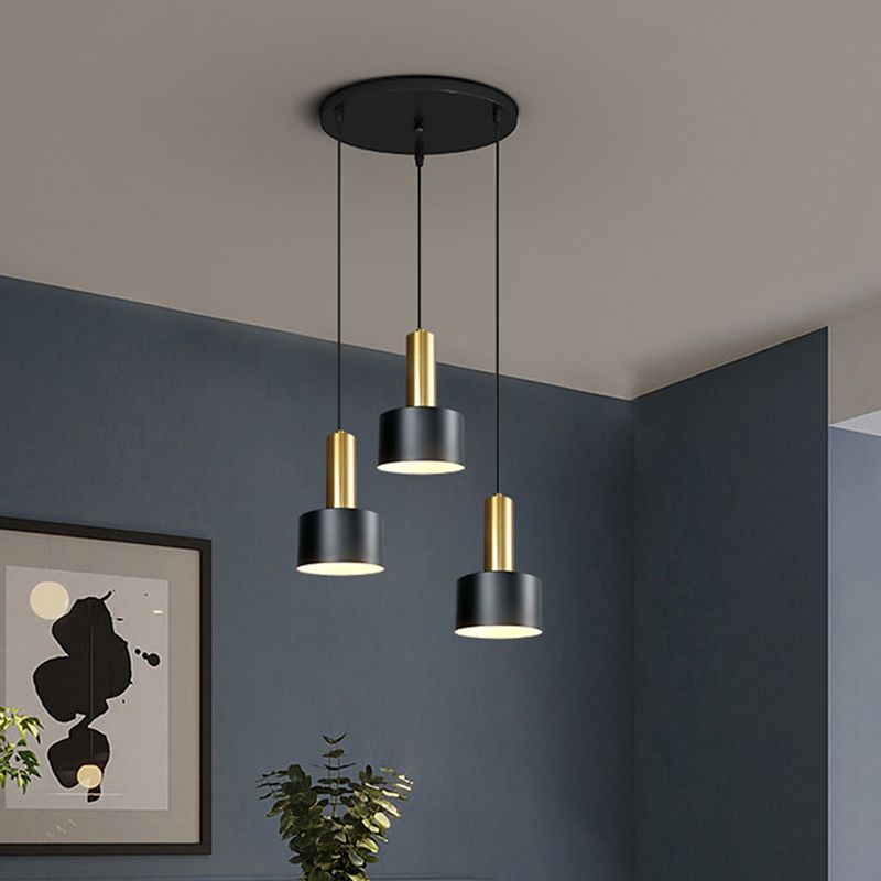 Lámpara de metal de electroplacas de luz colgante cilíndrico creativo moderno en negro y dorado