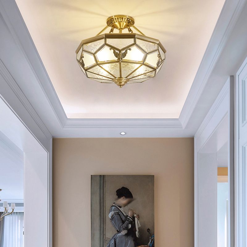 Plafonnier doré de style colonial en métal semi-encastré pour salon
