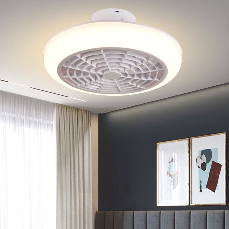 Einfache runde Lüfterlampenleuchte Acrylschlafzimmer LED SEMI -MOUNTBUCH IN Weiß