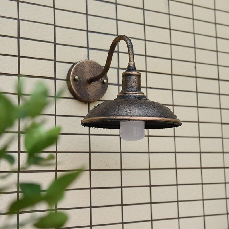Industrielle Retro -Wandleuchte Schmiedeeisen -Scheunenwandlampe für Außenräume
