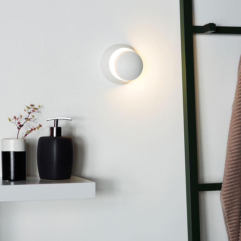 Round Disc Shape Wall Lamp Modern Style Acrylic 1 Light Sconce in White