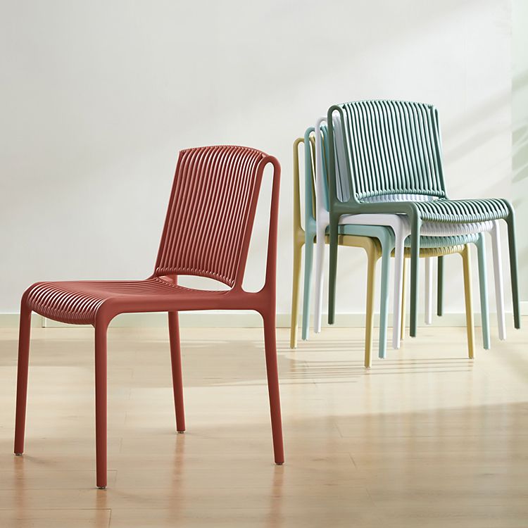 Silla de comedor sin brazos apilable escandinava, silla lateral con respaldo de listón de plástico