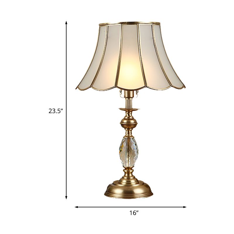 Iluminación nocturna mínimamente festoneada 1 cabeza de vidrio esmerilado Luz de color nocturno en oro con fuente de metal/cristal transparente deco