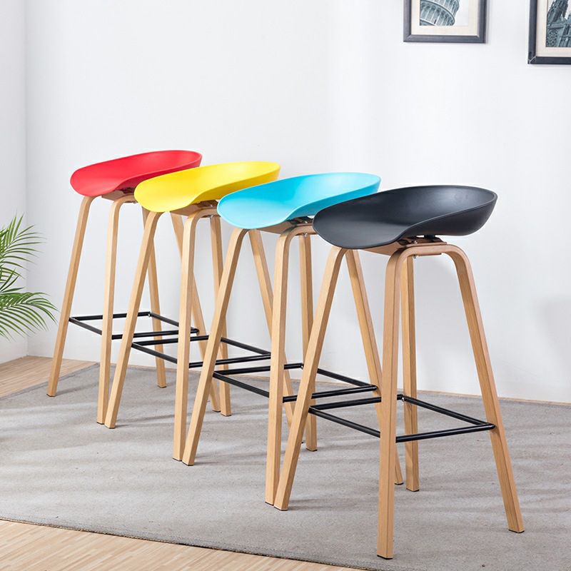 Moderner Stuhl mit Massivholz -Bar mit Fußstütze mit einem Bistro -Bistro -Hocker von Fußstützen 30 Zoll