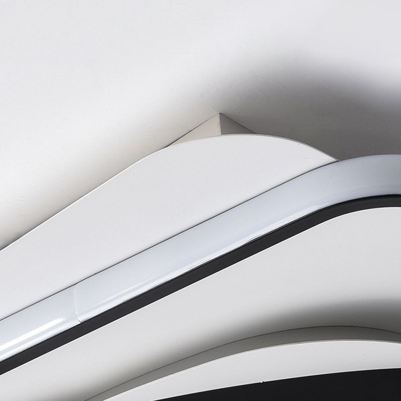 Acryl Dreieck Deckenleuchte Zeitgenössische schwarze LED Unterputzbeleuchtung im warmen/weißen Licht