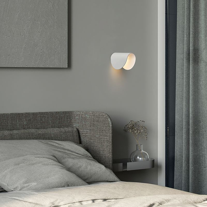 Nordic Style Metal Wall Light Geometric Shape LED Wall Sconce for Bedroom