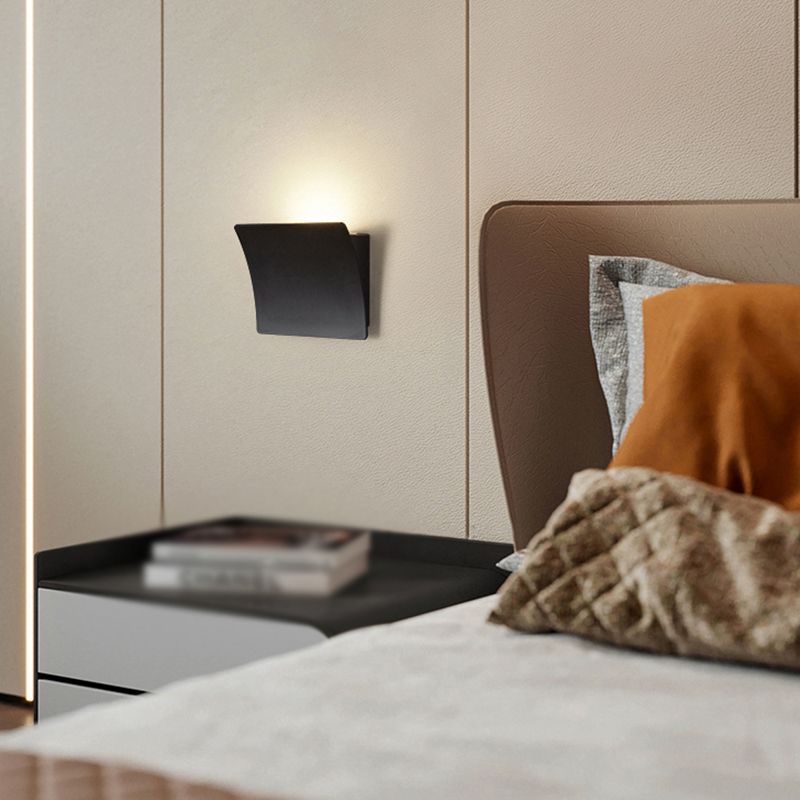 Black LED Wall Lamp Modern Style Wall Mount Lamp with Metal Shade for Bedroom