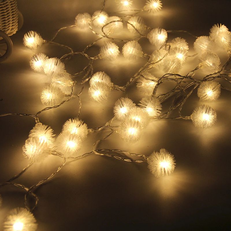 White Pompom LED String Light Modernism Plastic Solar Festive Light for Outdoor