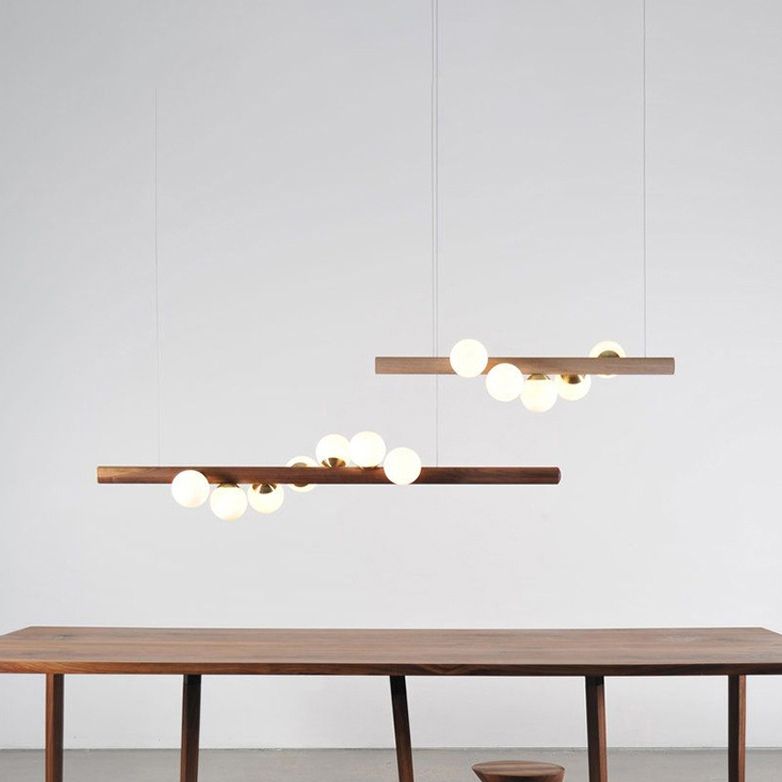 Lampe lampade dell'isola Globe Contemporanea il lampadario dell'isola in legno con tonalità di vetro bianco