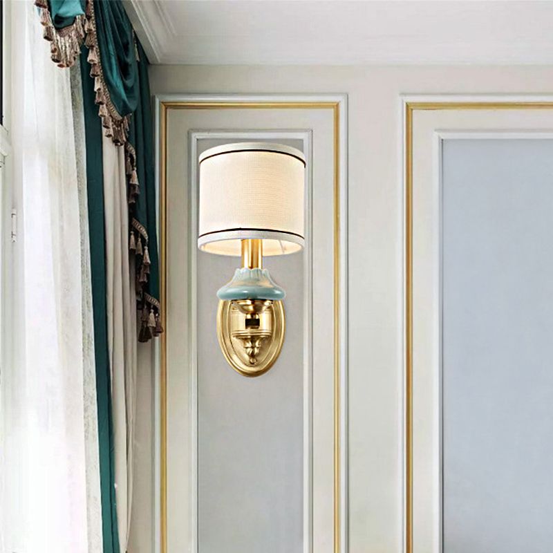Lámpara de pared retro cilíndrica de tela 1/2 luz Luz de apliques de pared con tapa de porcelana en oro para porche