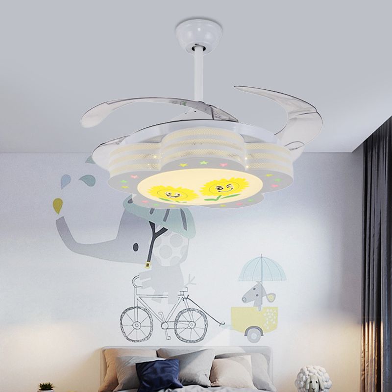 42 "LED LED LED SEMI FLANCHMOUNT NORDIC KIDS Style blanc 3 lames pendantes ventilateur Lumière avec forme de forme florale