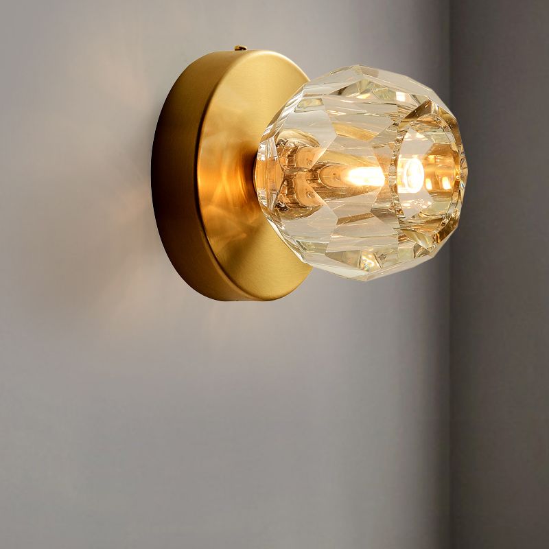 1 Head Living Room Wall Light Contemporary Style Golden Wall Mount Lamp with Faceted Global Clear Glass Shade