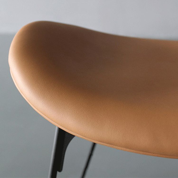 Industriële zwarte teller krukken ijzer bekleed barkrukken Bristol met voorgevormde stoel