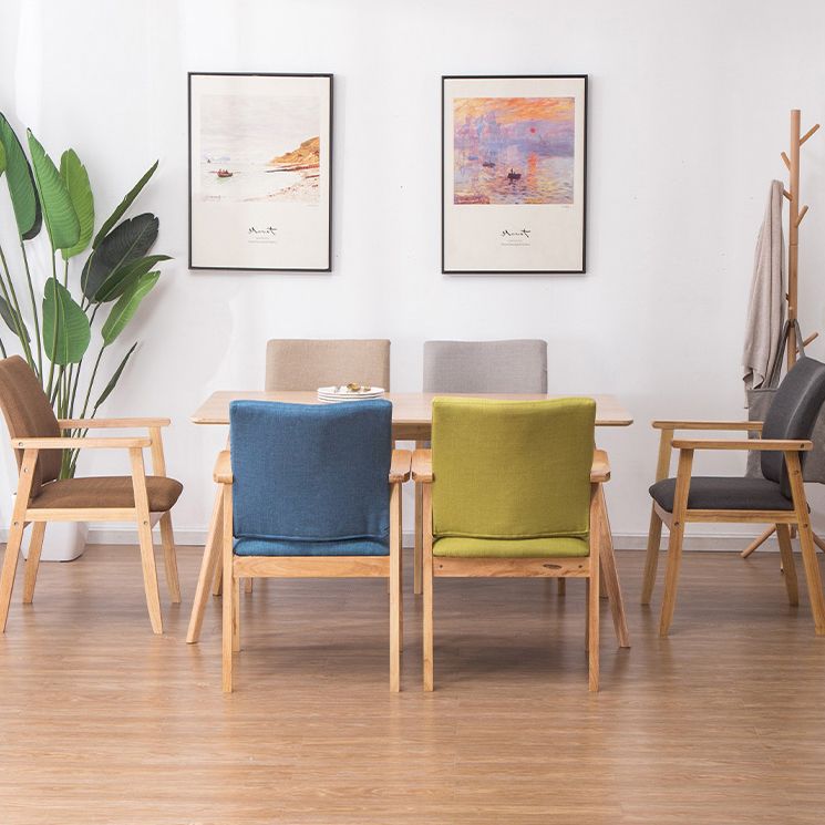 Chaise de salle à manger en bois de fauteuil à dossier solide en bois d'hévéa scandinave pour la maison