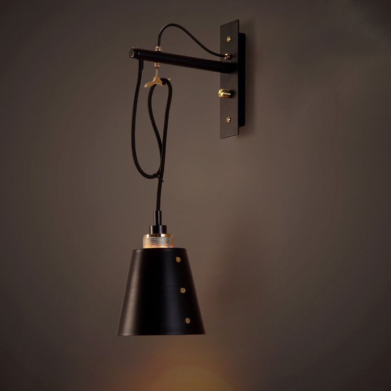 Accesorios de iluminación de pared de cono ajustable de hierro antiguo iluminación de apliques de pared de 1 luces en negro