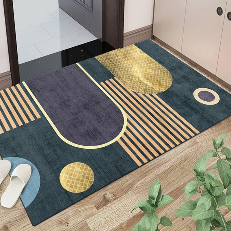 Brown Modern Rug Polyester Triangle Area Rug Stain Resistant Rug for Home Decor