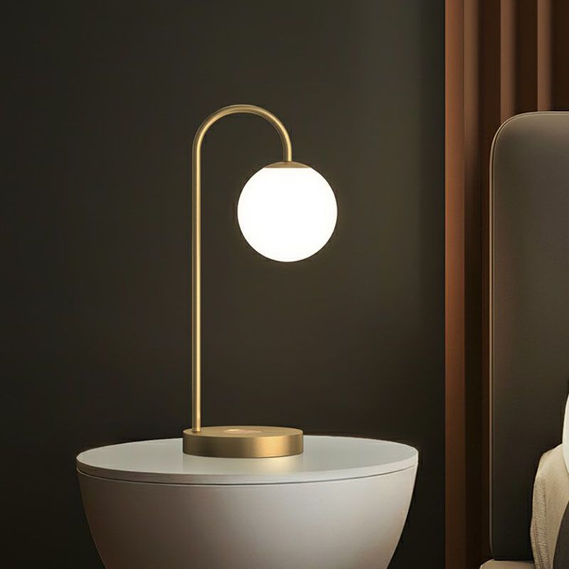 Lampada da comodino a sfera Minimalismo in vetro avorio a 1 luce da tavolo in oro per camera da letto