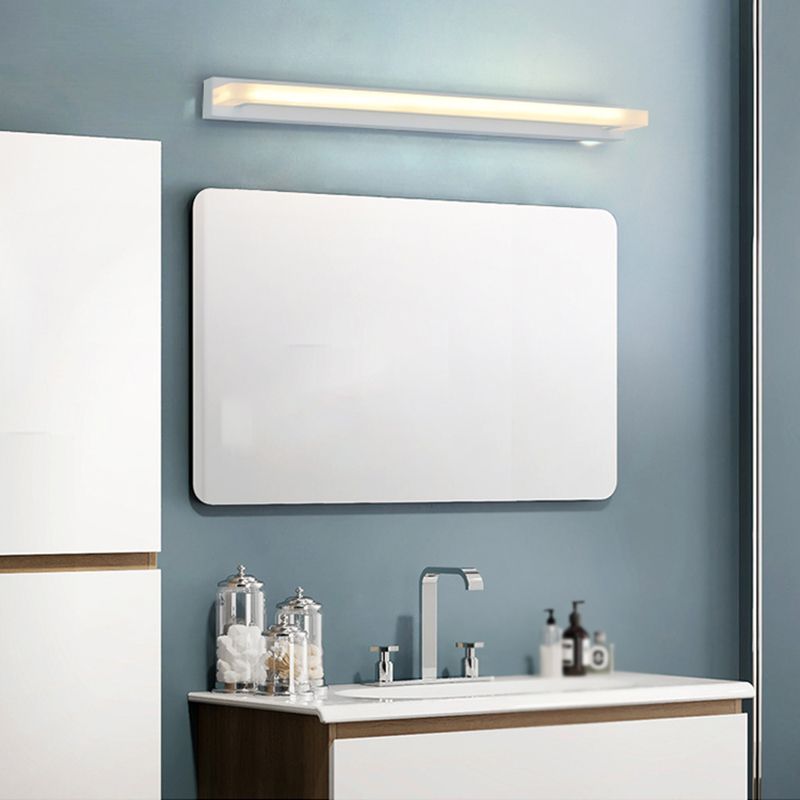 Linear Metal Wall Sconce Modern Style 1 Light Mirror Wall Mount Lighting in Black