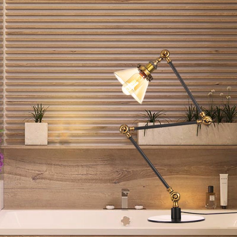 Table conique de style industriel clair Ambre / verre transparent et métal 1 lampe de table de chambre à coucher légère avec bras réglable en noir / laiton