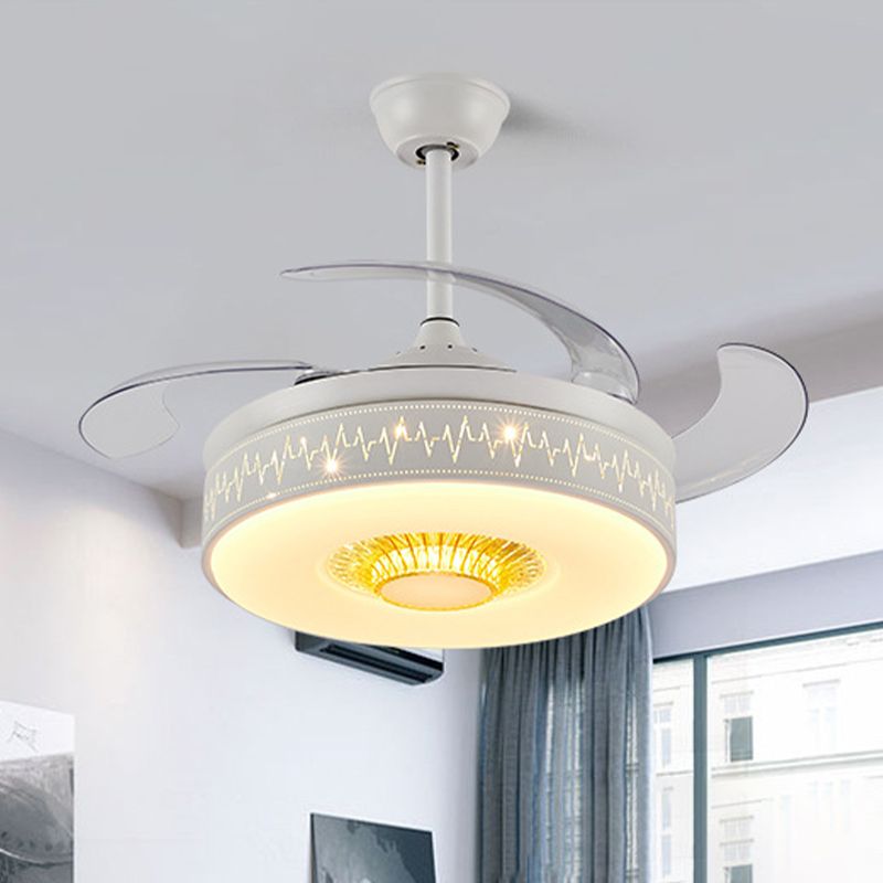 Trommelschlafzimmer halb Flush Light Minimalist Metall LED 42 "breite weiße Lüfterlampe mit Fernbedienung/Wandsteuerung, 4 Klingen
