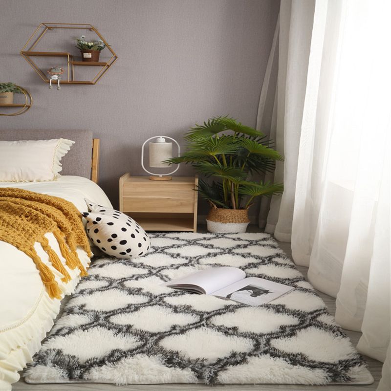 White Tone Relaxing Area Carpet Polyester Stripe Print Indoor Rug Anti-Slip Backing Carpet for Living Room