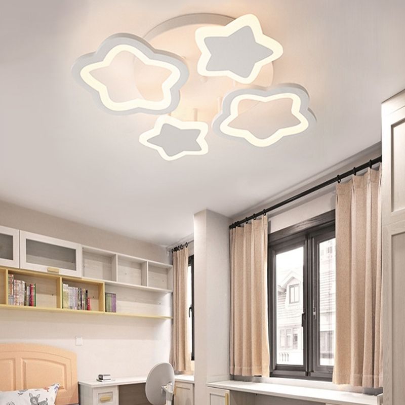 Plafonnier acrylique LED pour enfants à quatre fleurs blanc pour bébé fille chambre à coucher
