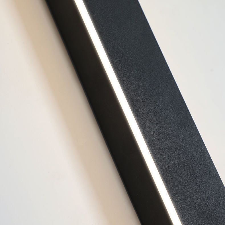 Linear Shape Wall Mount Lamp Modern Style Metal Sconce Lamp in Black for Exterior Wall