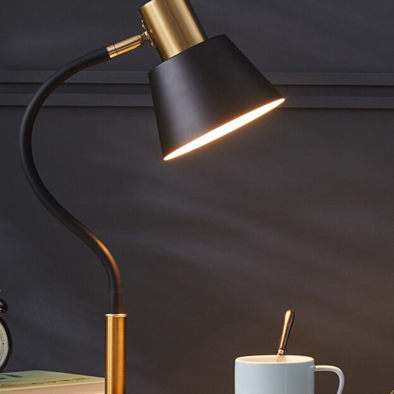 Cono 1 lampada da tavolo leggera Lampade da tavolo da notte moderno in metallo moderno in nero