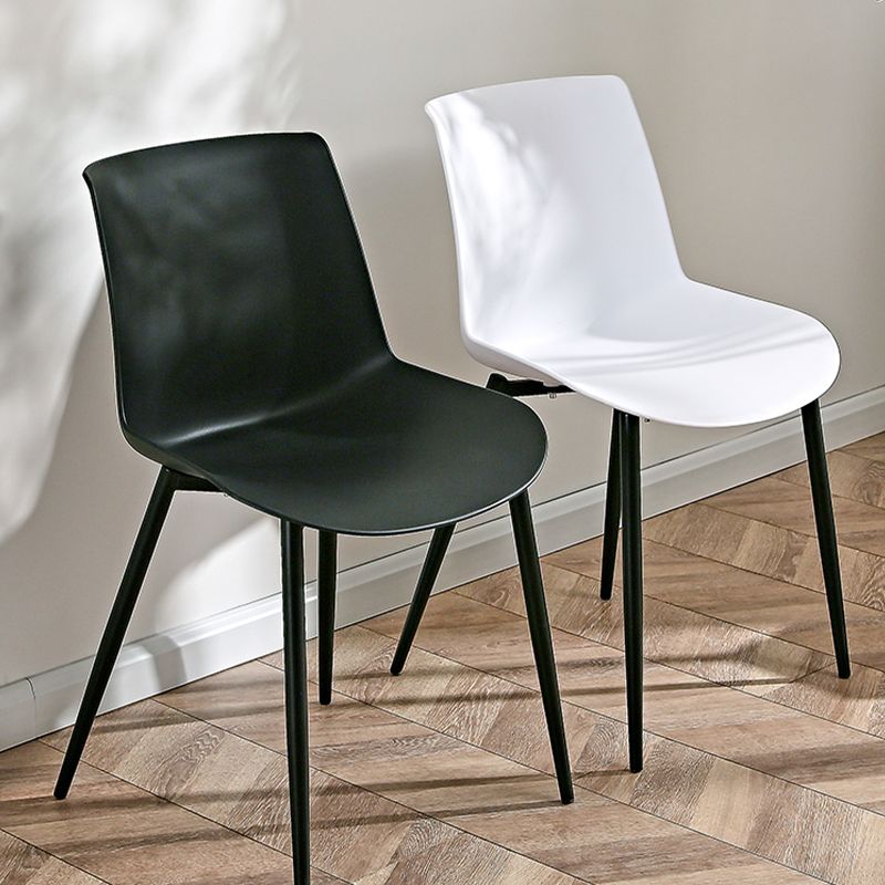 Nordic Solid Back Side Chair Plastic Indoor Arm Chair with Metal Base for Restaurant
