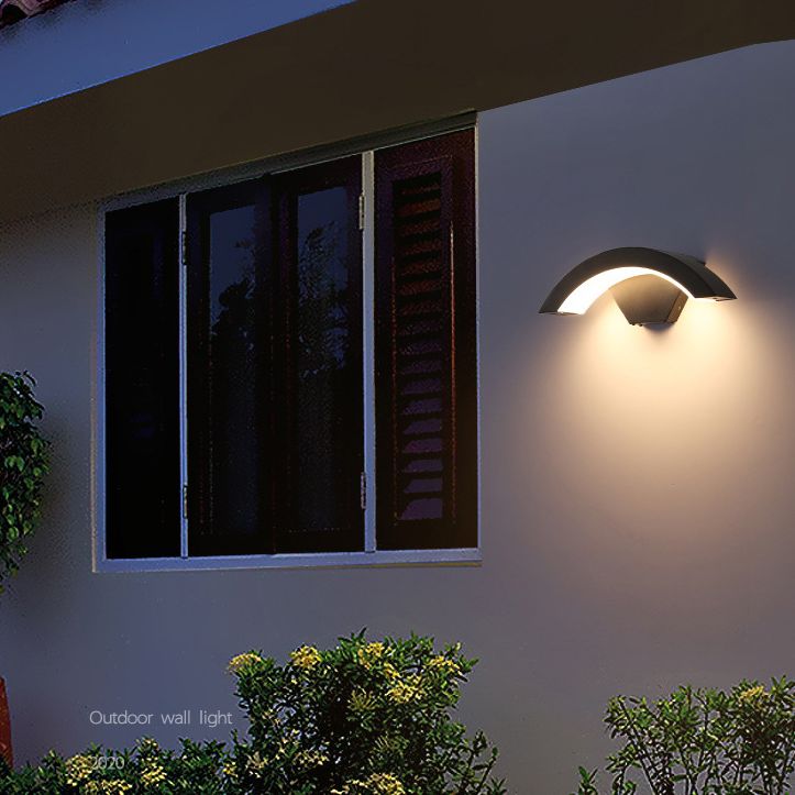 Hedendaagse curve Wall gemonteerde lichten Acrylspoelmontage Wand SCONCE voor balkon