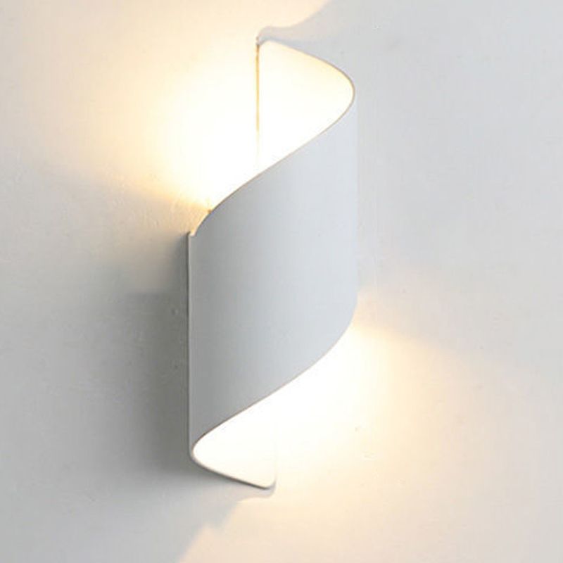 Postmodern Style Metal Wall Light LED Wall Sconce Light for Living Room