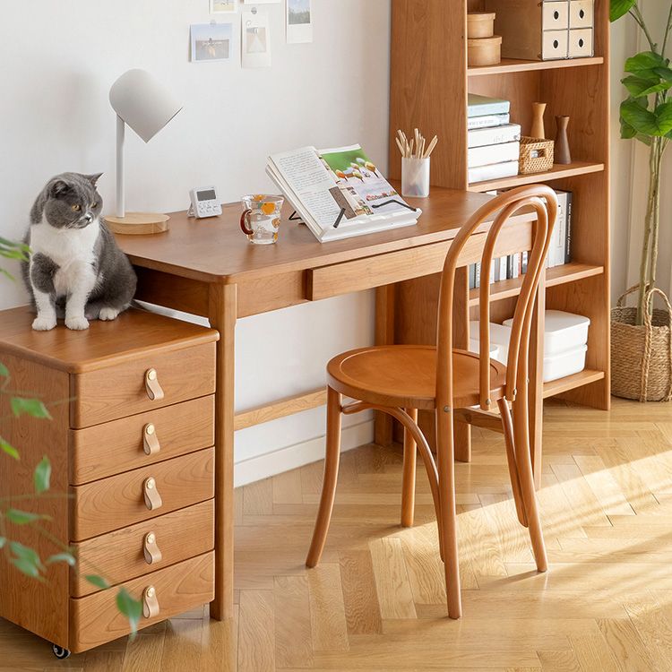 Le bois de hêtre de style moderne préside la cuisine arrière de Windsor dinant l'ensemble de chaise