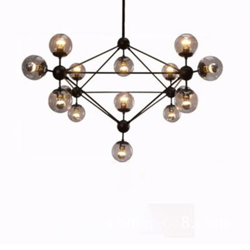 Pendre radial noir en lustre en fer forgé industriel avec une teinte en verre