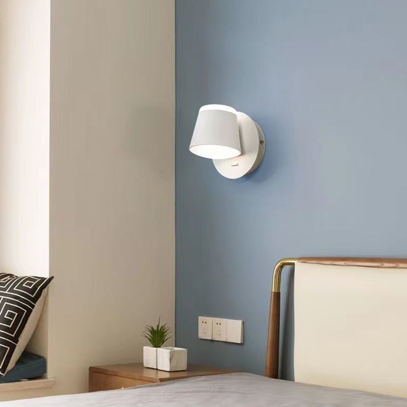 Modern Metal Wall Sconce LED Wall Light with Aluminum Shade in Black and White for Bedroom